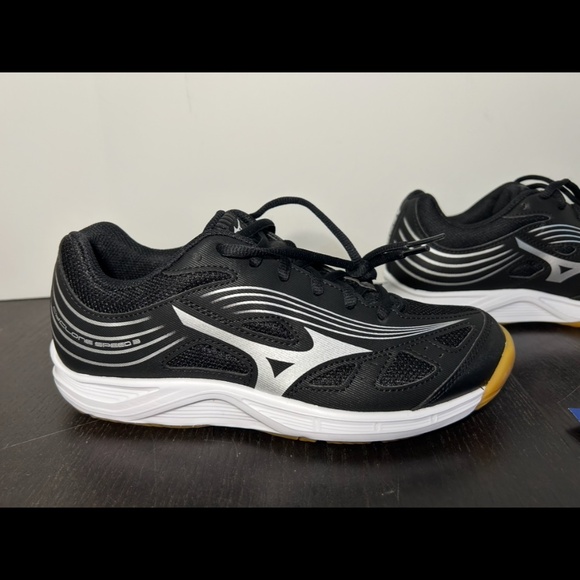 NWOB Mizuno Cyclone Speed 3 Volleyball Athletic Shoes Black/White Womans 7.5 - Picture 1 of 16